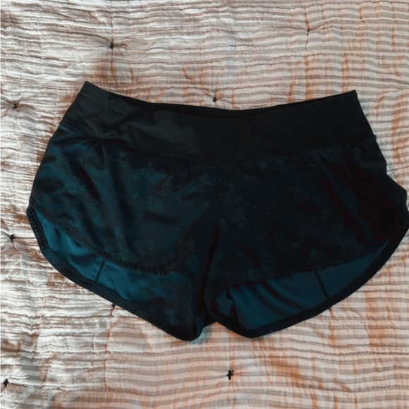 Lululemon speed up short size 6 - Picture 1 of 2